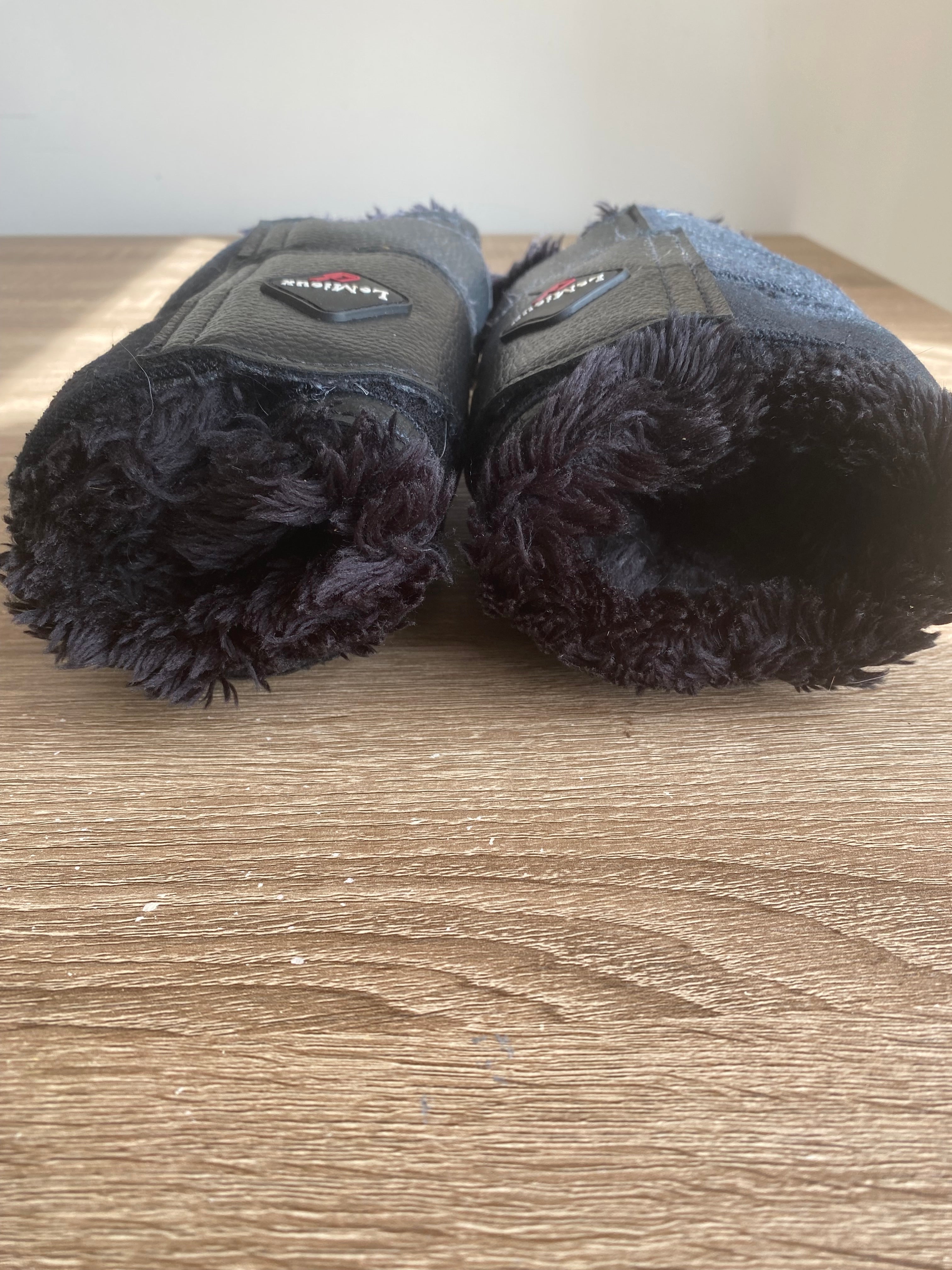 LeMieux Black Fleece Lined Brushing Boots Medium 5/6 Pair Used Horse Pony