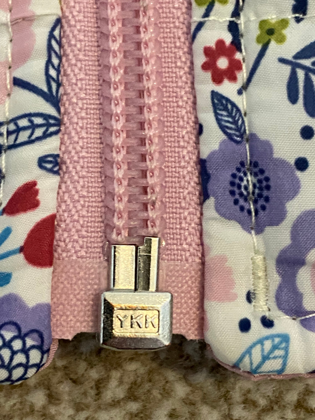 Ariat Girls Floral Horse Print Quilted Gilet Bodywarmer Pink Medium (M)